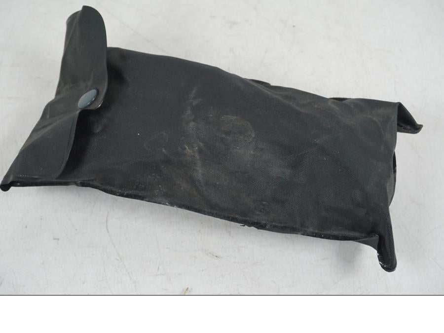 Vänster sida på Verktyg från en Honda CB 650 F Hornet -2017 motorcykel.