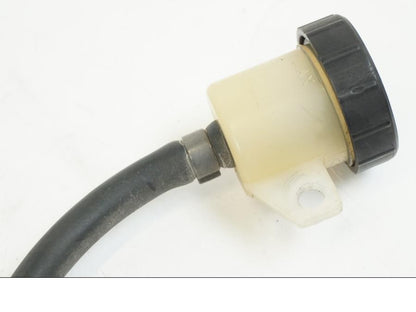 Baksidan på Bromshuvudcylinder från en BMW F 650 CS -2003 motorcykel.