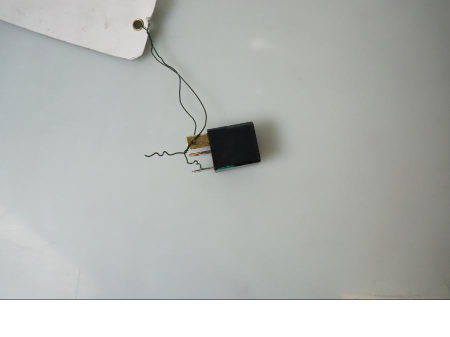 Framsidan på Relä från en Ducati Monster 696 -2008 motorcykel.