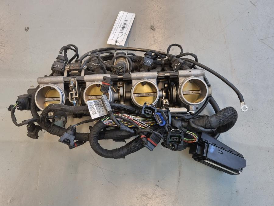 Framsidan på Spjällhus från en BMW K 1300 GT -2009 motorcykel.