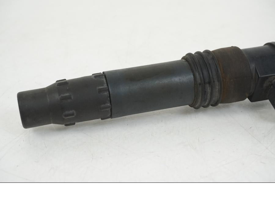 Baksidan på Tändspole från en Suzuki GSX-R 750 -2001 motorcykel.