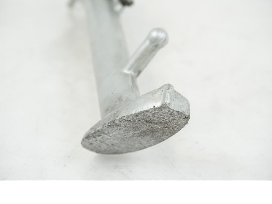 Extrabild2 på Sidostöd från en Triumph Speed Triple -2008 motorcykel.