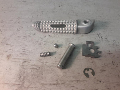 Framsidan på Fotpinne från en Triumph Speed Twin -2019 motorcykel.