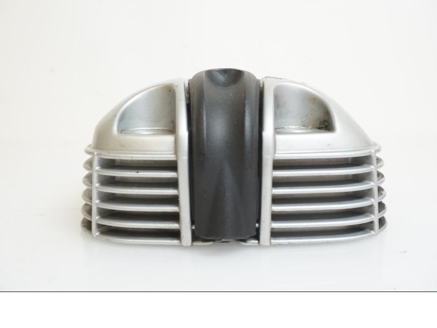 Vänster sida på Ventilkåpa från en BMW R 1150 RT -2001 motorcykel.