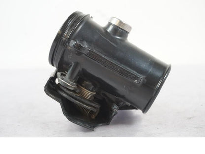 Snett nerifrån på Spjällhus från en BMW R 1200 GSA -2012 motorcykel.