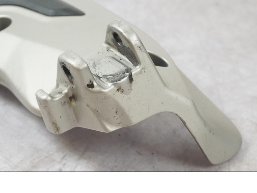 Baksidan på Fotpinnefäste från en BMW K 1600 GTL -2015 motorcykel.