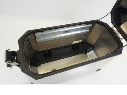 Baksidan på Sidoväska från en BMW F 700 GS -2017 motorcykel.