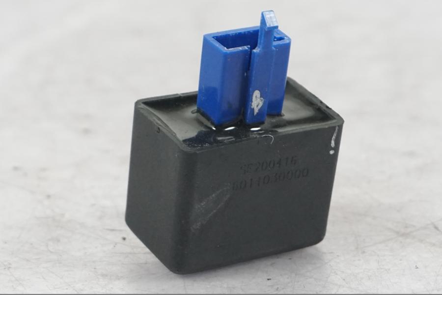 Framsidan på Blinkersrelä från en KTM 690 Duke -2015 motorcykel.