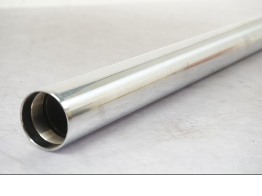 Snett uppifrån på Gaffelben från en Honda CB 600 Hornet -2003 motorcykel.