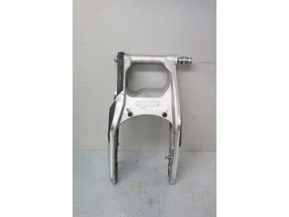 Höger sida på Sving från en Aprilia Tuono V4R -2018 motorcykel.