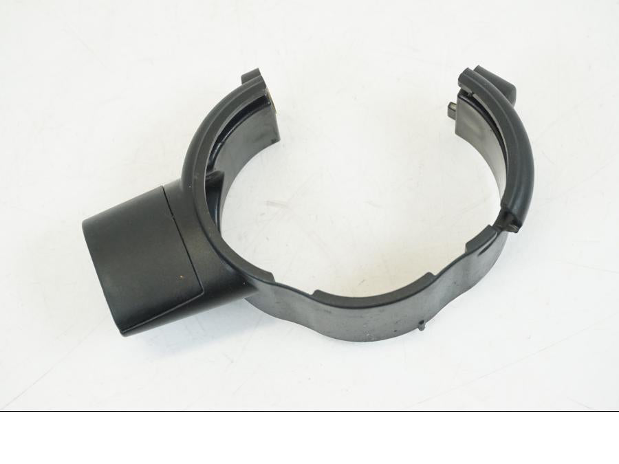 Snett uppifrån på Blinkersfäste från en Ducati Streetfighter V4 -2020 motorcykel.