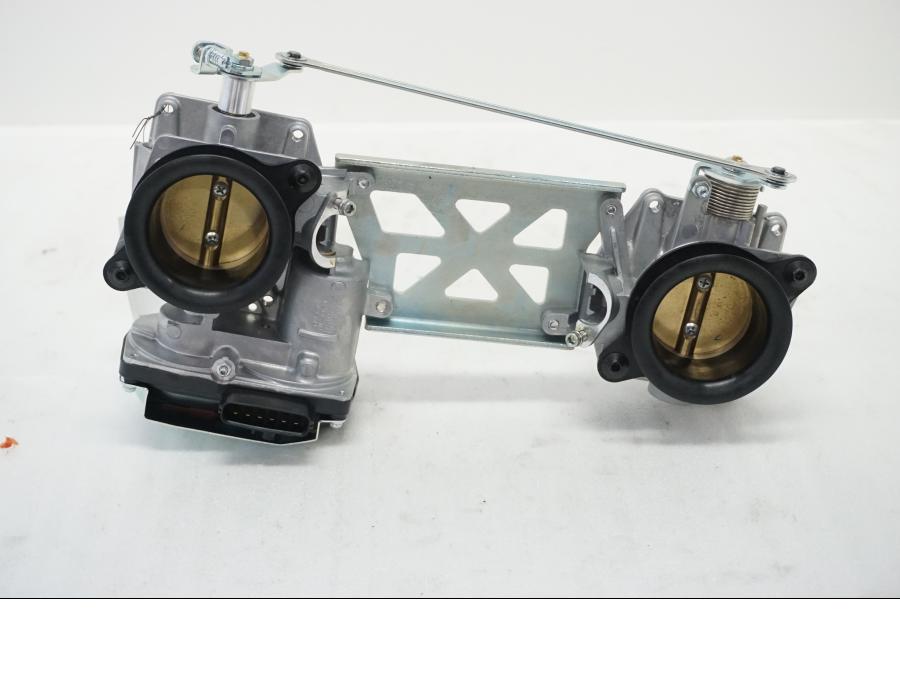 Framsidan på Spjällhus från en Ducati Hypermotard -2020 motorcykel.