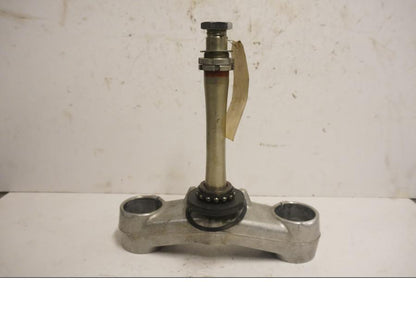 Framsidan på Gaffelkrona från en Suzuki TL 1000 S -1997 motorcykel.