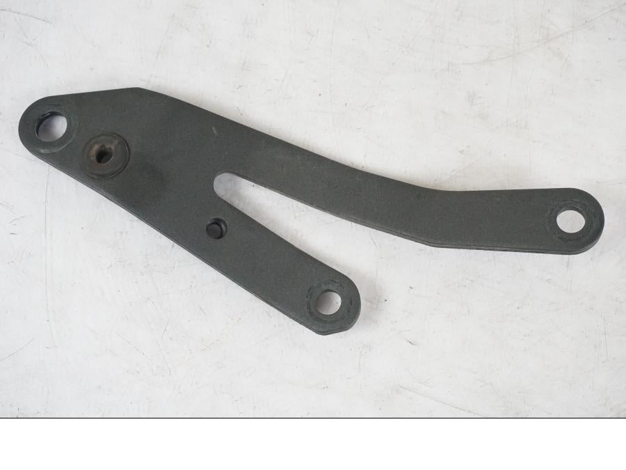 Snett nerifrån på Motorfäste från en Kawasaki Z 900 -2019 motorcykel.