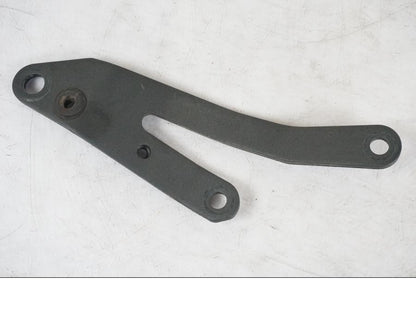 Snett nerifrån på Motorfäste från en Kawasaki Z 900 -2019 motorcykel.