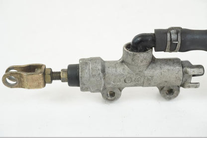 Snett nerifrån på Bromshuvudcylinder från en Kawasaki VN 1500 -1996 motorcykel.