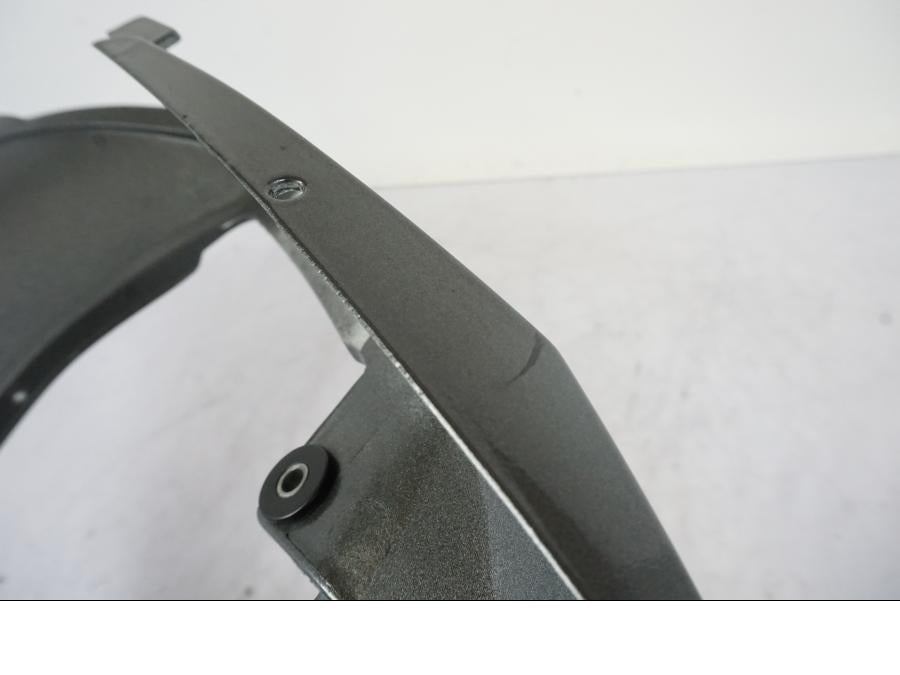 Snett uppifrån på Bakvinge från en Suzuki GSX-R 1000 -2005 motorcykel.