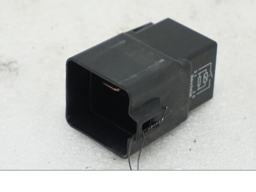 Framsidan på Relä från en BMW R 1200 GSA -2017 motorcykel.