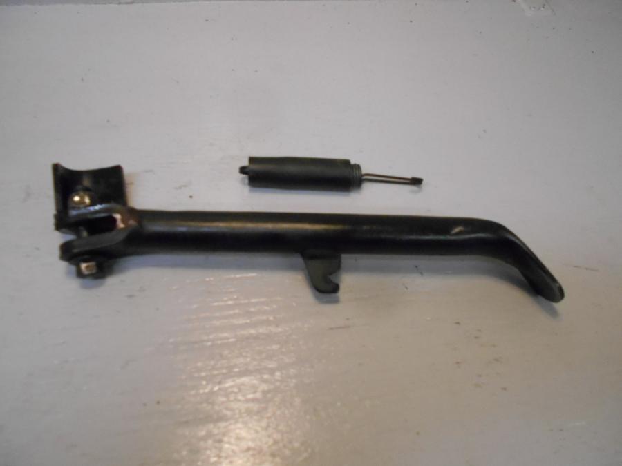 Framsidan på Sidostöd från en Yamaha YZF-R 125 -2012 motorcykel.