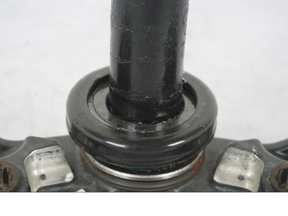 Vänster sida på Gaffelkrona från en KTM 390 Duke -2018 motorcykel.