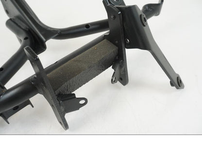 Höger sida på Toppkåpstag från en Kawasaki ER-6F -2016 motorcykel.