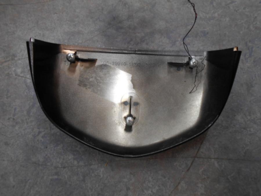 Baksidan på Instrumentkåpa från en Suzuki M 1800 -2009 motorcykel.