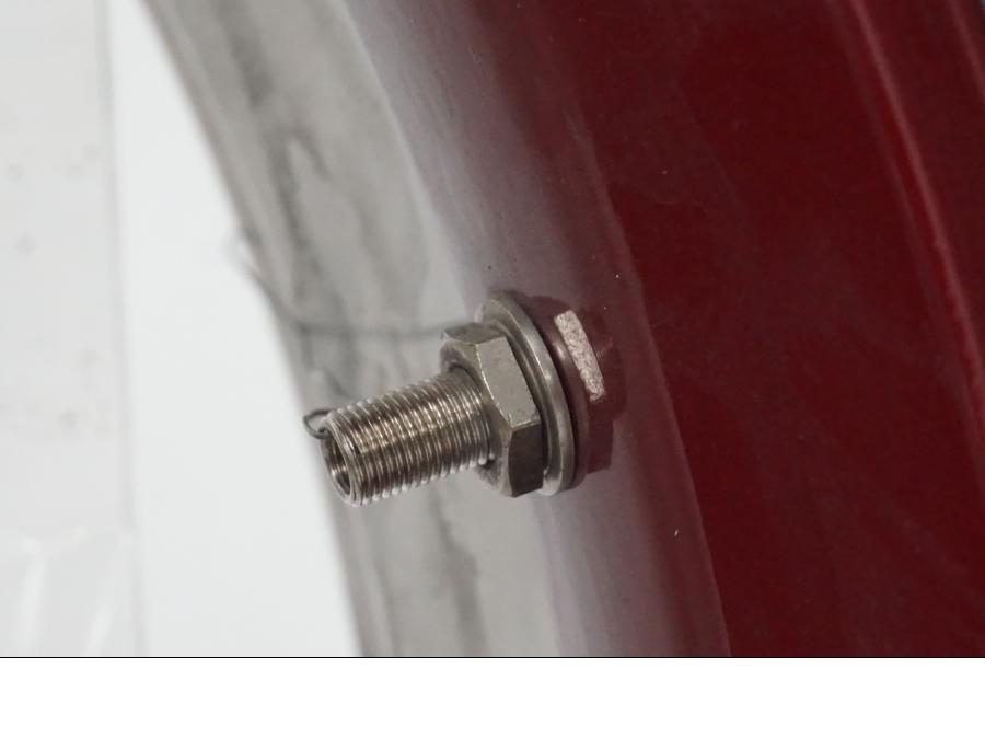 Snett uppifrån på Fälg från en H-D Softail FXCW Rocker -2008 motorcykel.