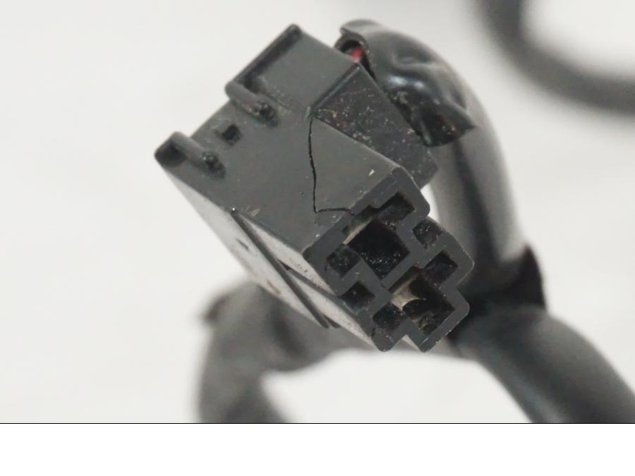 Snett nerifrån på Styrelreglage från en Suzuki VZR 1800 -2009 motorcykel.