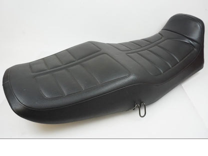 Snett uppifrån på Sadel från en Yamaha XJ 900 -1997 motorcykel.