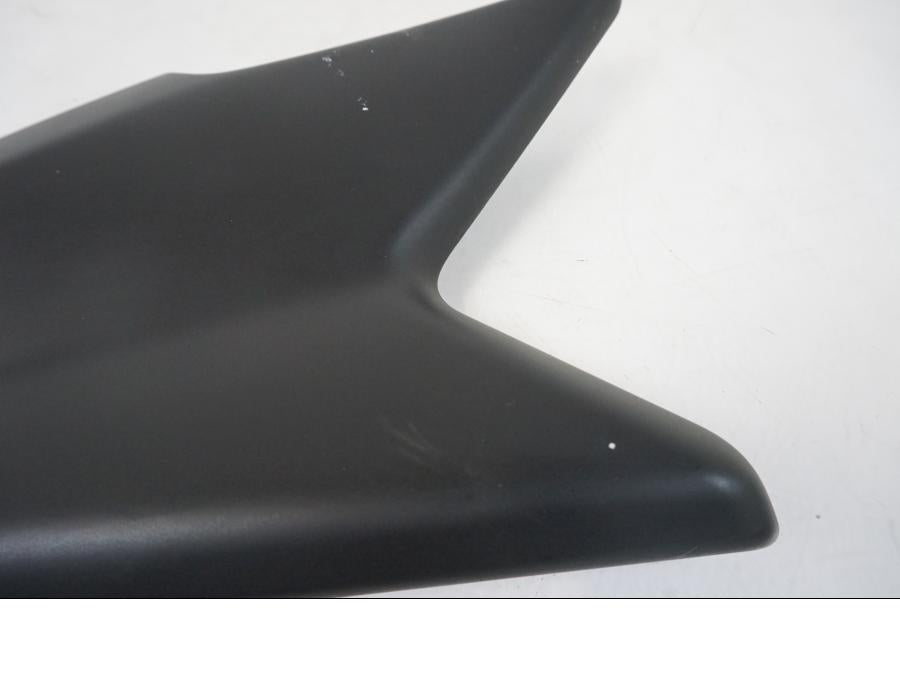 Höger sida på Sidopanel från en Triumph Speed Triple -2009 motorcykel.