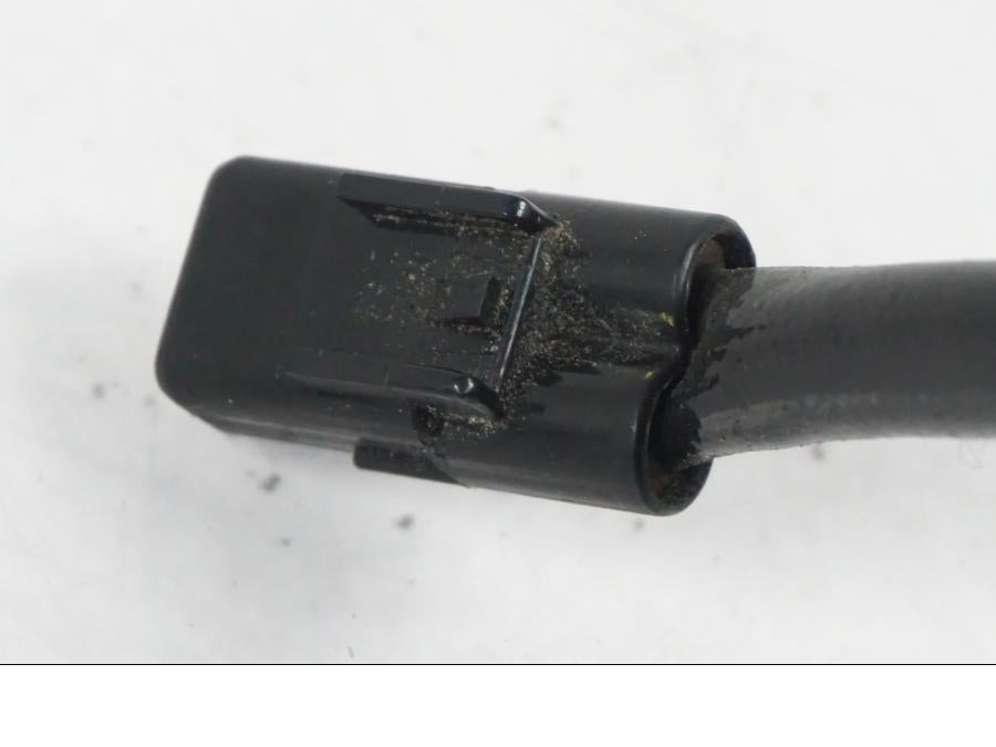 Snett uppifrån på Lambdasond från en Yamaha YZF 1000 R1 -2007 motorcykel.