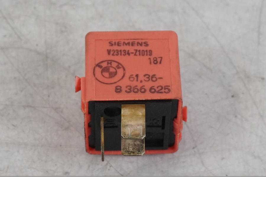 Höger sida på Kontaktbygling från en BMW R 1100 GS -1998 motorcykel.