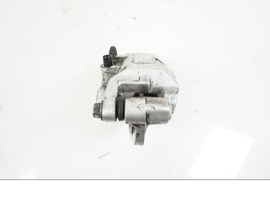 Baksidan på Bromsok från en Yamaha XVS 1100 -2004 motorcykel.