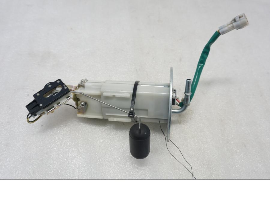 Framsidan på Bensinpump insprut från en Suzuki SV 650 -2016 motorcykel.