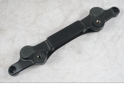 Framsidan på Bensintankfäste från en KTM 1290 Super Duke R -2022 motorcykel.