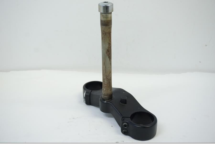 Baksidan på Gaffelkrona från en Buell XB9S -2003 motorcykel.