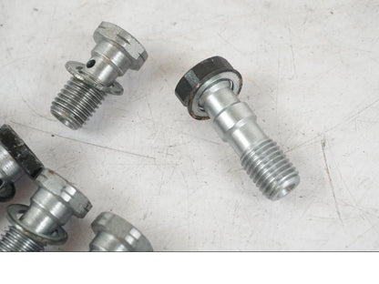 Höger sida på Bromsledning från en Triumph Tiger Explorer -2013 motorcykel.