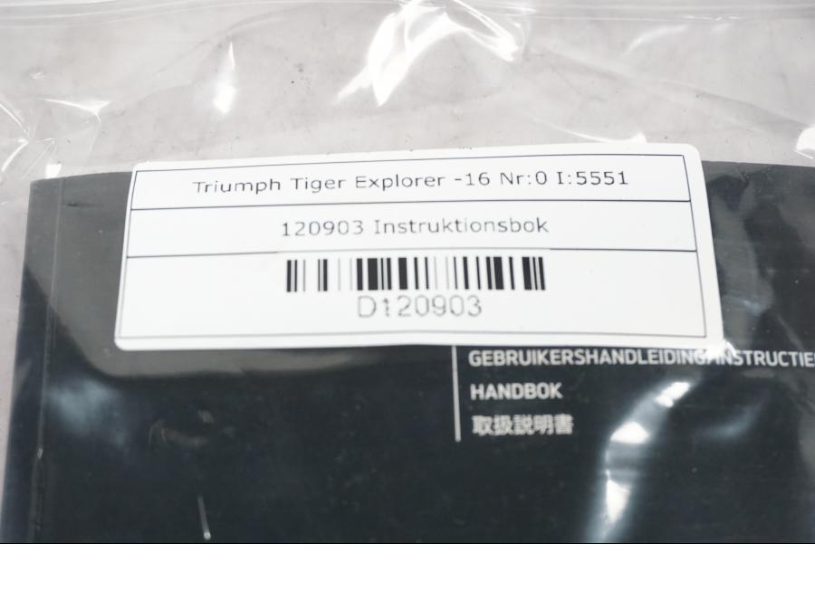 Framsidan på Instruktionsbok från en Triumph Tiger Explorer -2016 motorcykel.