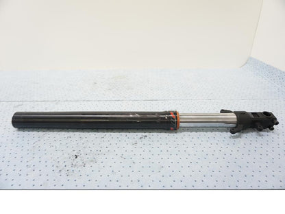 Baksidan på Gaffelben från en KTM 125 Duke -2017 motorcykel.