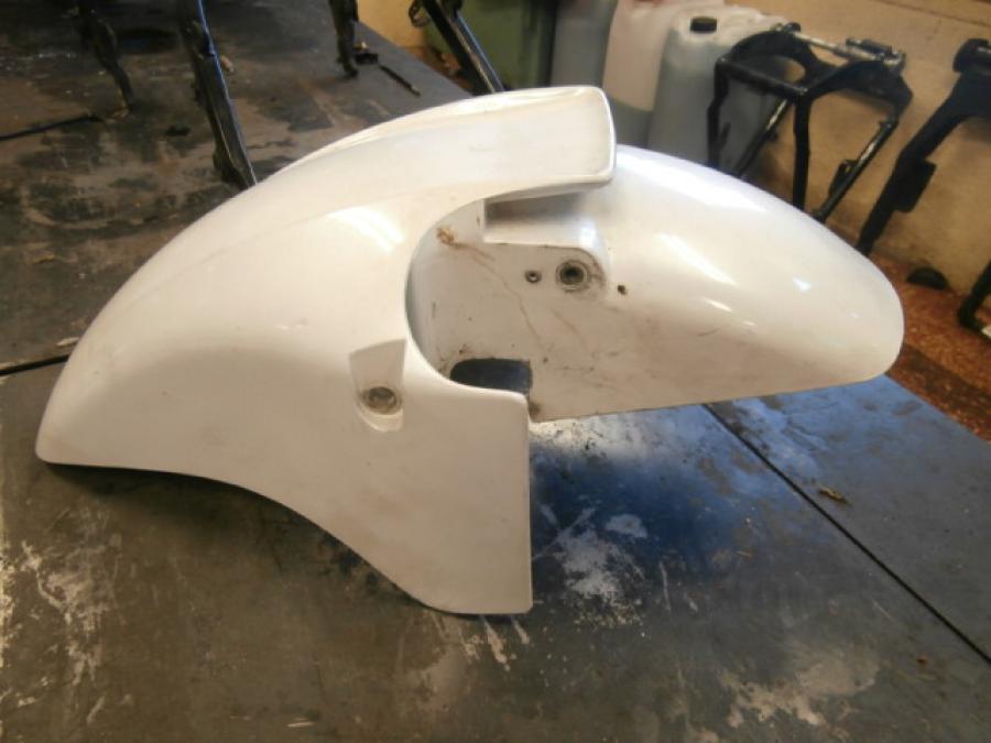 Höger sida på Framskärm från en Honda VFR 750 -1988 motorcykel.