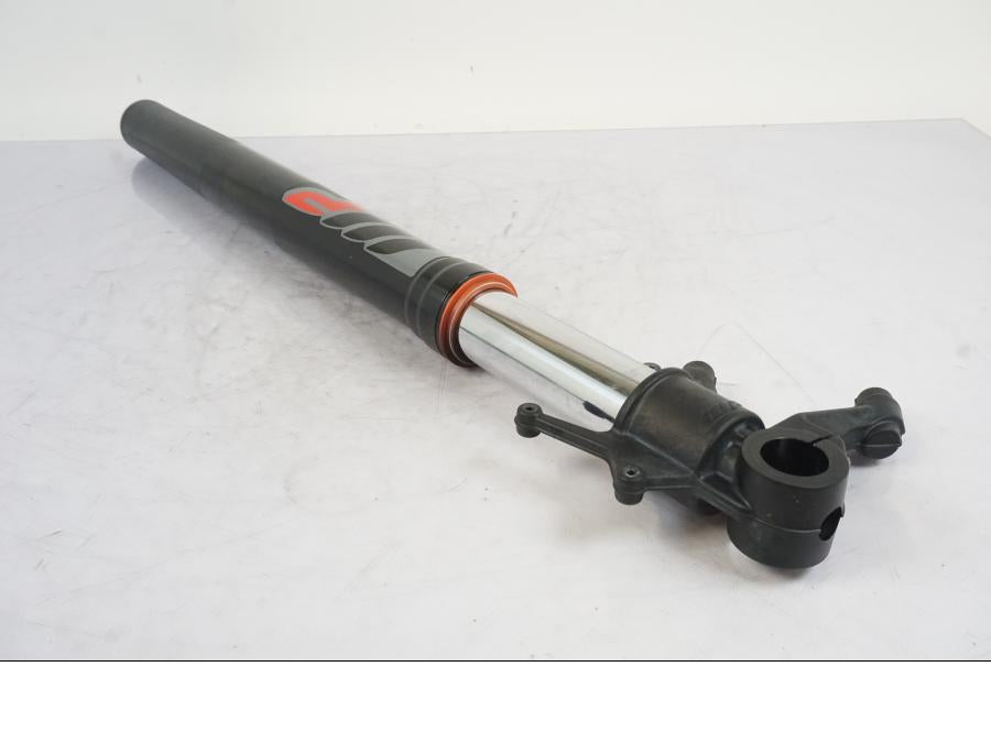 Framsidan på Gaffelben från en KTM 1290 Super Duke -2019 motorcykel.