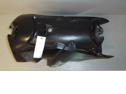 Vänster sida på Bensintank från en KTM 640 Duke -2002 motorcykel.