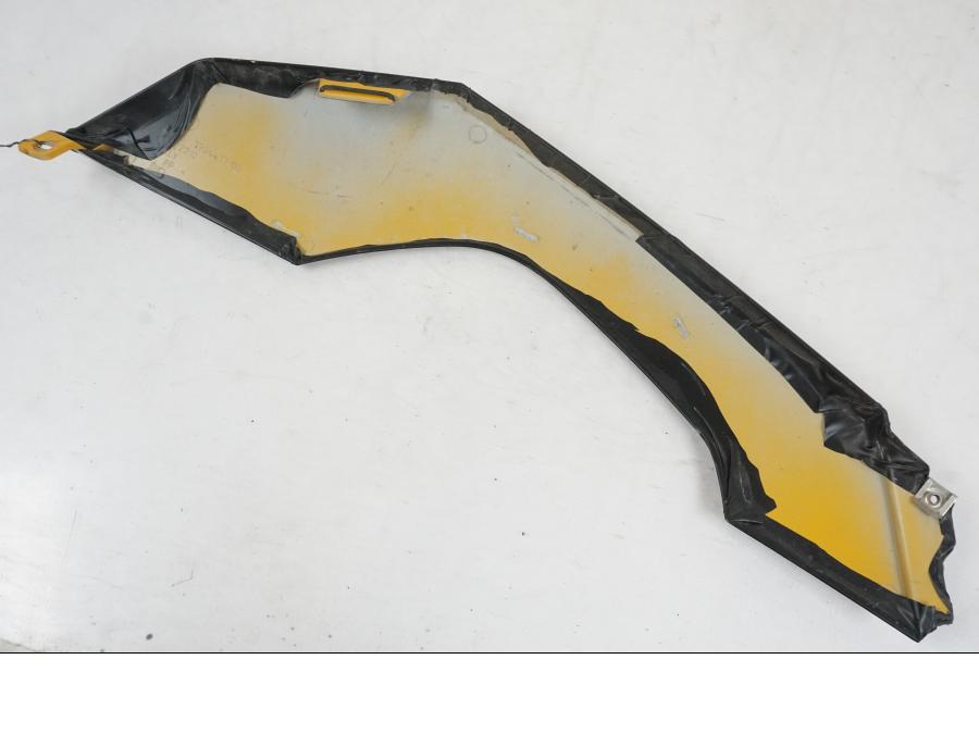 Baksidan på Bakvinge från en BMW F 800 GS -2008 motorcykel.