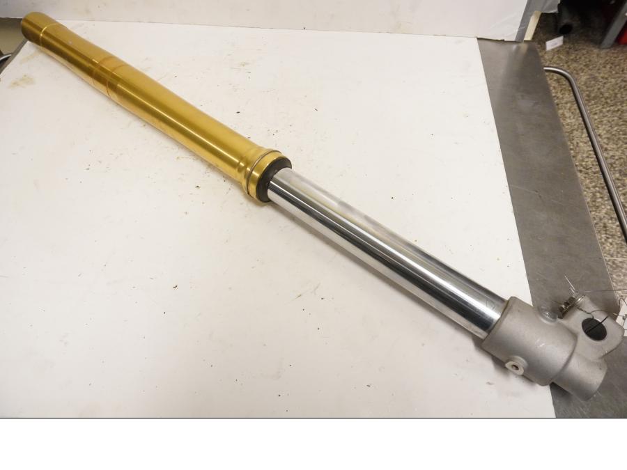 Framsidan på Gaffelben från en Honda CRF 250 -2013 motorcykel.