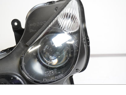 Höger sida på Strålkastare från en Kawasaki ZZ-R 1400 -2010 motorcykel.