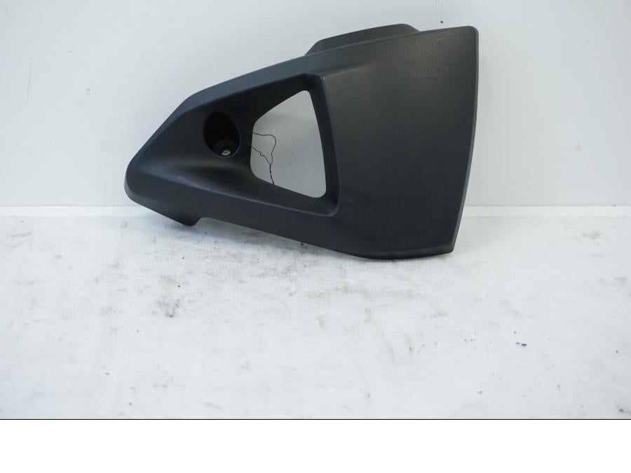 Baksidan på Sidkåpa från en Suzuki DL 1000 -2016 motorcykel.