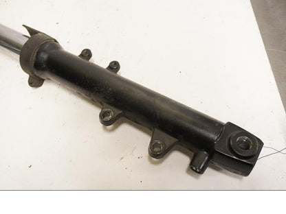 Baksidan på Gaffelben från en Triumph Daytona 650 -2005 motorcykel.