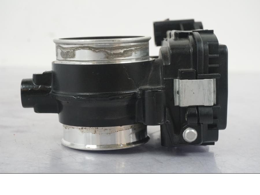 Extrabild1 på Spjällhus från en BMW R 1200 GS -2018 motorcykel.