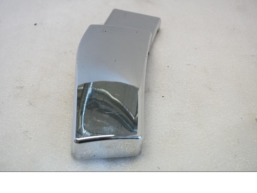 Höger sida på Ramplast från en Suzuki VL 800 -2004 motorcykel.