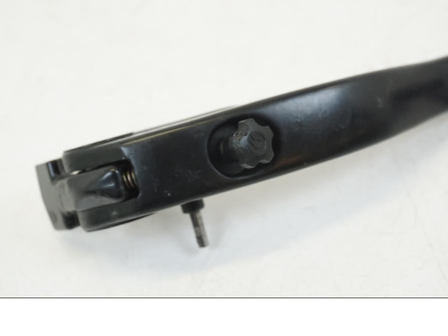 Vänster sida på Kopplingsgrepp från en Ducati Streetfighter V4 -2020 motorcykel.